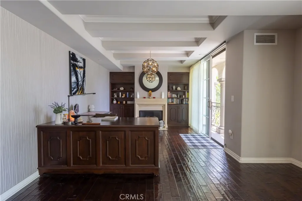10795 Wilshire Boulevard 402, Los Angeles, California 90024 home-pic-6