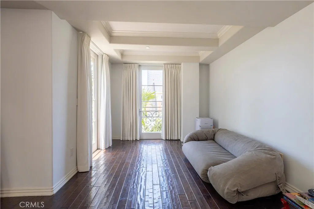 10795 Wilshire Boulevard 402, Los Angeles, California 90024 home-pic-14
