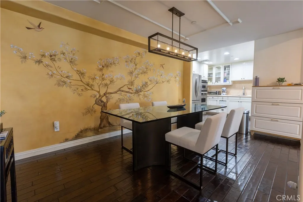 10795 Wilshire Boulevard 402, Los Angeles, California 90024 home-pic-3