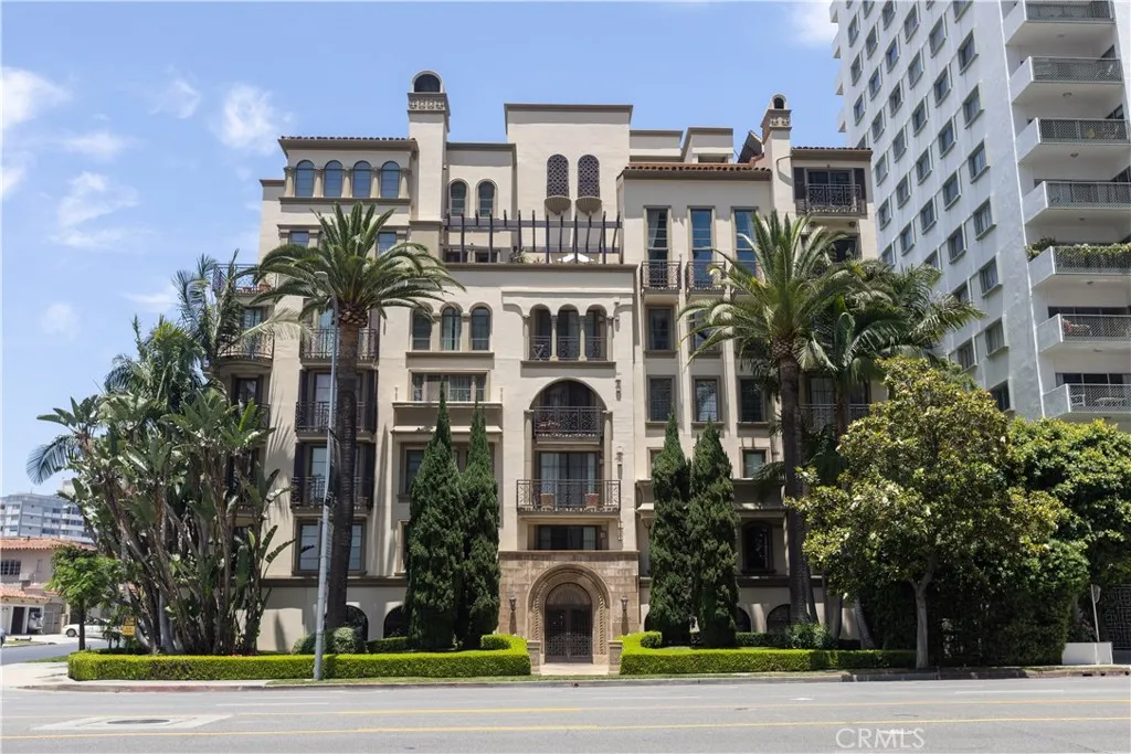 10795 Wilshire Boulevard 402, Los Angeles, California 90024 home-pic-0