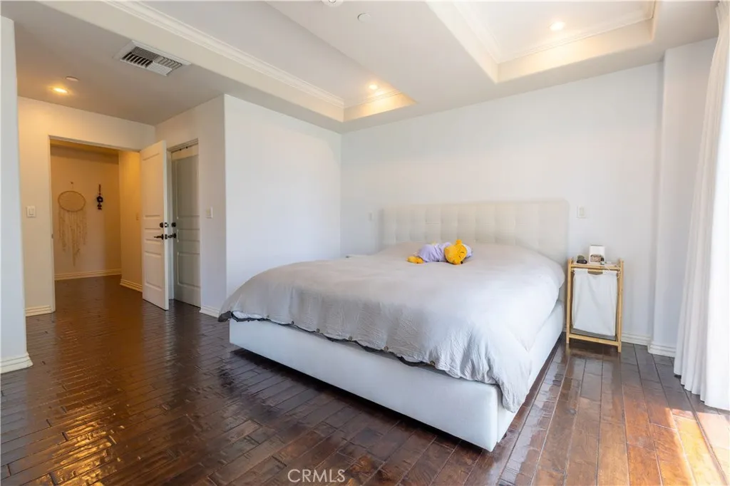 10795 Wilshire Boulevard 402, Los Angeles, California 90024 home-pic-12