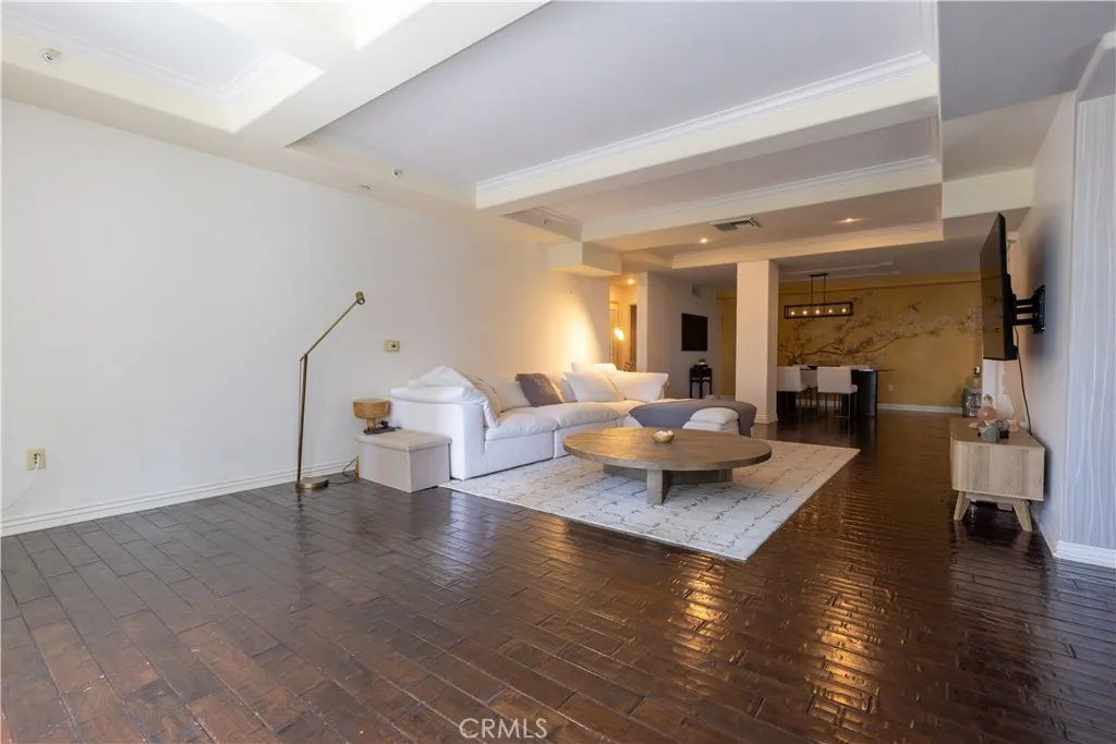10795 Wilshire Boulevard 402, Los Angeles, California 90024 home-pic-7