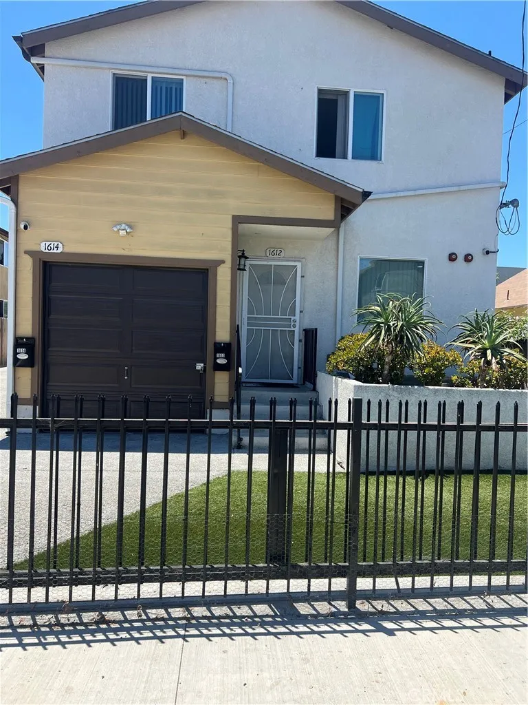 1612 E 92nd Street, Los Angeles, California 90002 home-pic-2