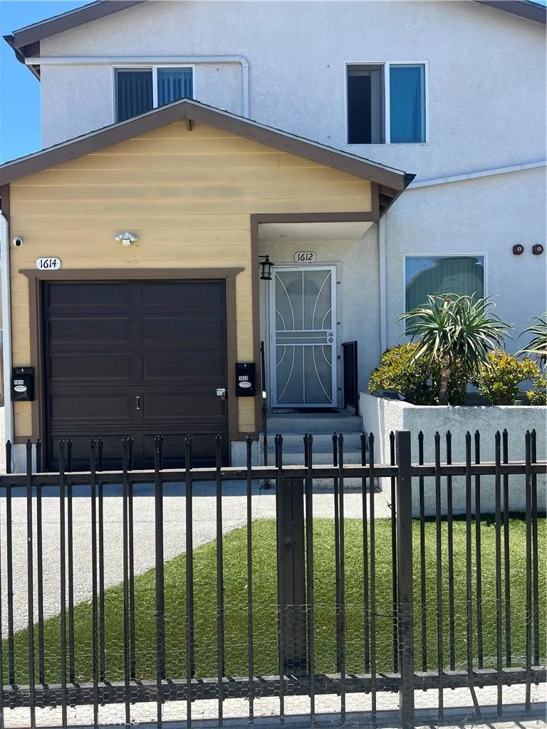 1612 E 92nd Street, Los Angeles, California 90002 home-pic-1