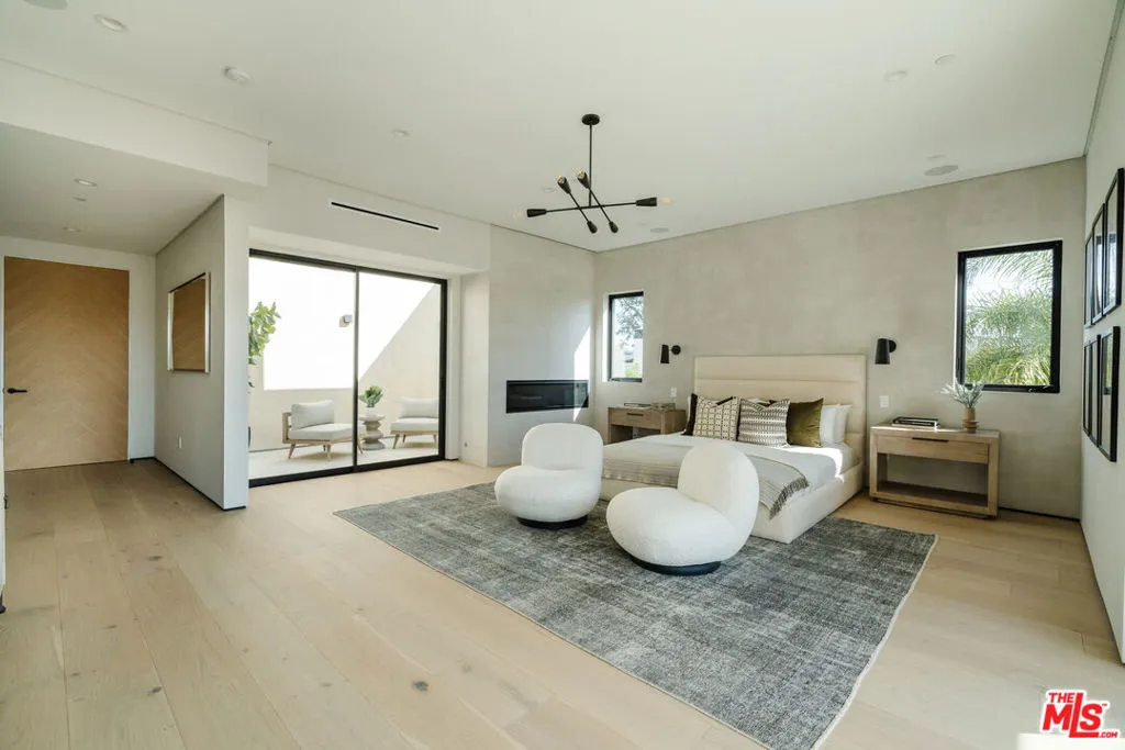 819 N Ogden Drive, Los Angeles, California 90046 home-pic-17