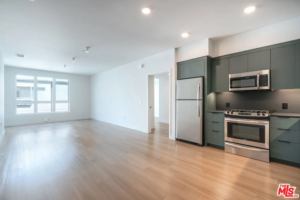 10601 Washington Boulevard 434, Culver City, California 90232, 2 Bedrooms Bedrooms, ,2 BathroomsBathrooms,Residential Lease,For Rent,Washington,25575291