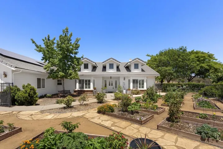 2090 Quail Meadow Road, Ramona, California 92065