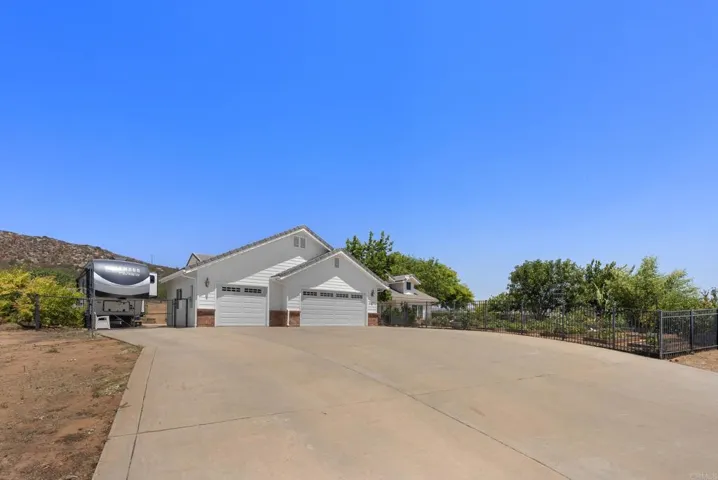 2090 Quail Meadow Road, Ramona, California 92065