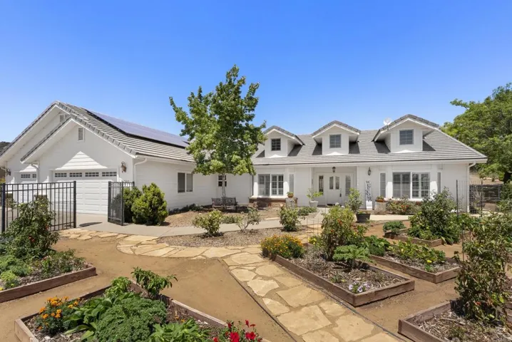 2090 Quail Meadow Road, Ramona, California 92065