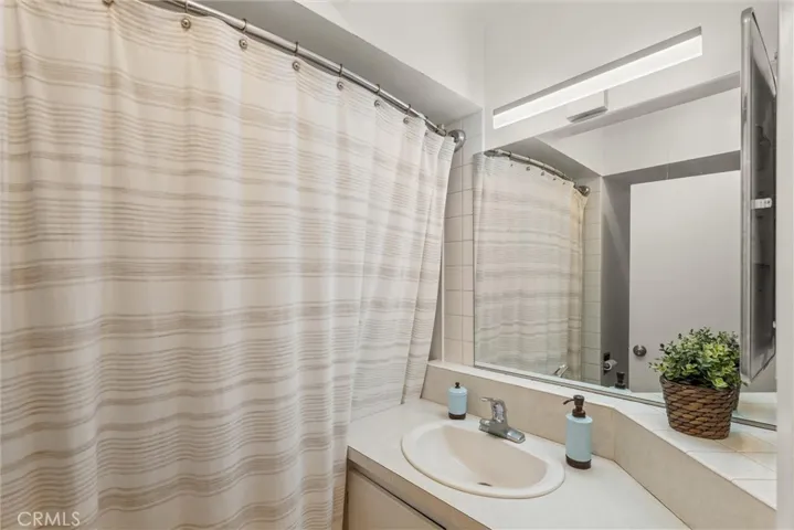 2121 Marshallfield Lane, Redondo Beach, California 90278