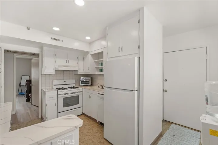 2121 Marshallfield Lane, Redondo Beach, California 90278