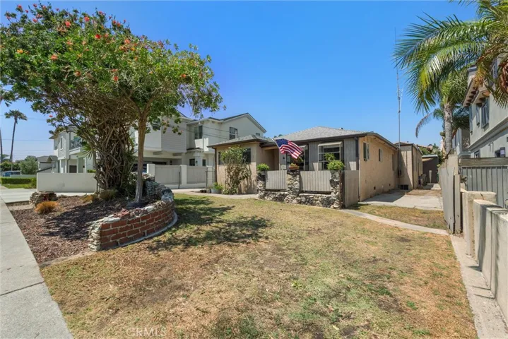 2121 Marshallfield Lane, Redondo Beach, California 90278