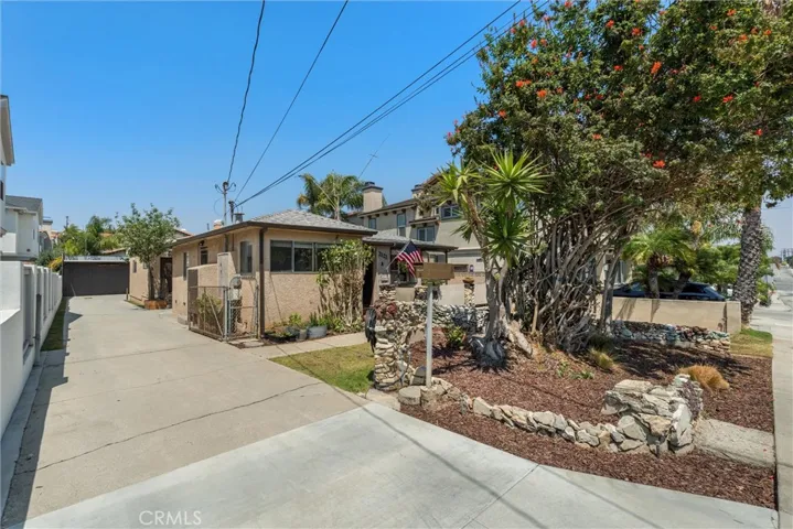2121 Marshallfield Lane, Redondo Beach, California 90278