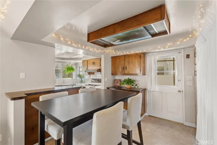 2121 Marshallfield Lane, Redondo Beach, California 90278