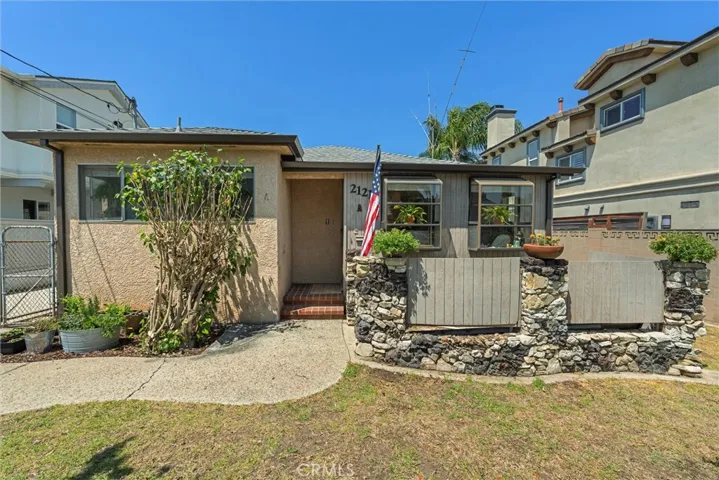 2121 Marshallfield Lane, Redondo Beach, California 90278