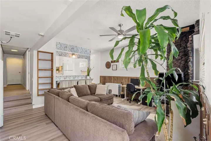 2121 Marshallfield Lane, Redondo Beach, California 90278