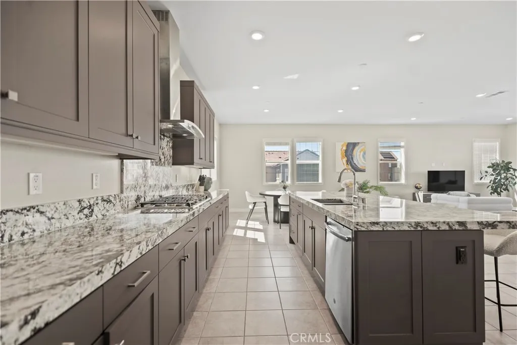 101 Pusan, Irvine, California 92618 home-pic-13