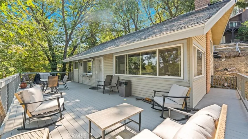 646 Arth Drive, Crestline, California 92325
