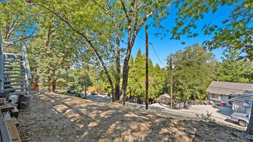 646 Arth Drive, Crestline, California 92325