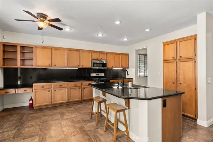 7633 Paseo Medio, Highland, California 92346