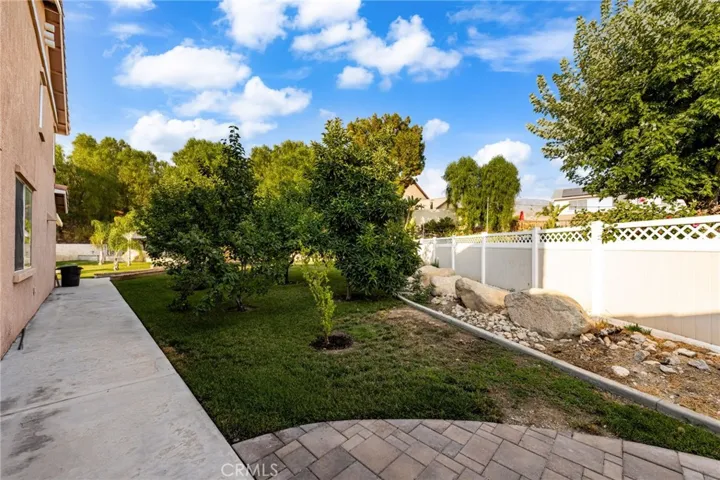 7633 Paseo Medio, Highland, California 92346