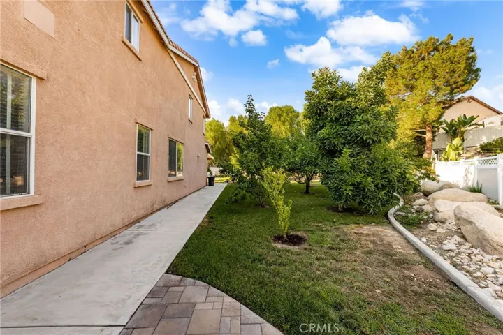 7633 Paseo Medio, Highland, California 92346