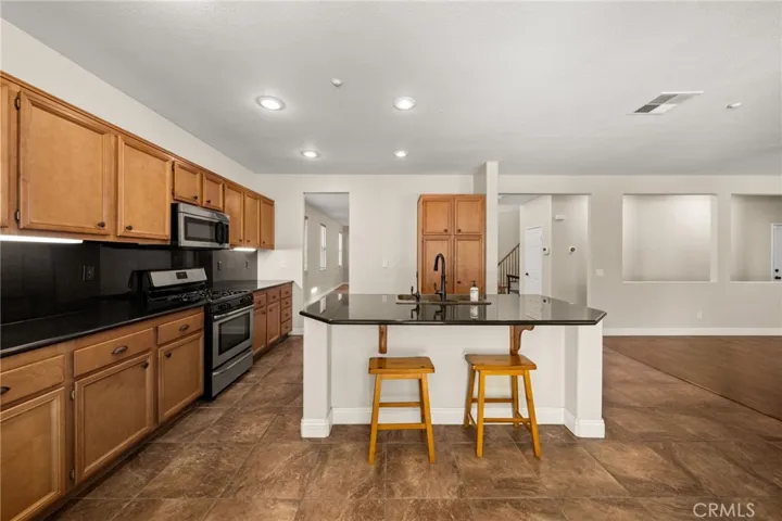 7633 Paseo Medio, Highland, California 92346