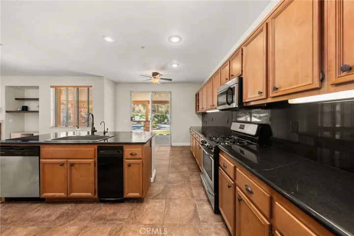 7633 Paseo Medio, Highland, California 92346