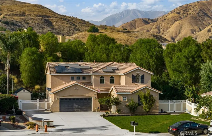 7633 Paseo Medio, Highland, California 92346