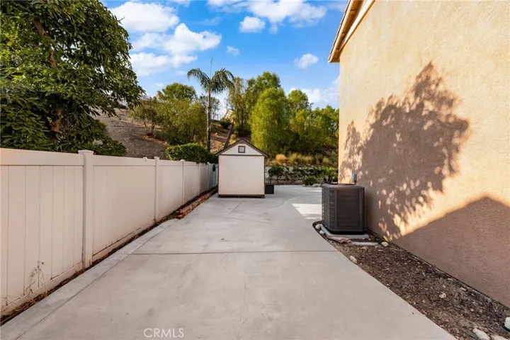 7633 Paseo Medio, Highland, California 92346