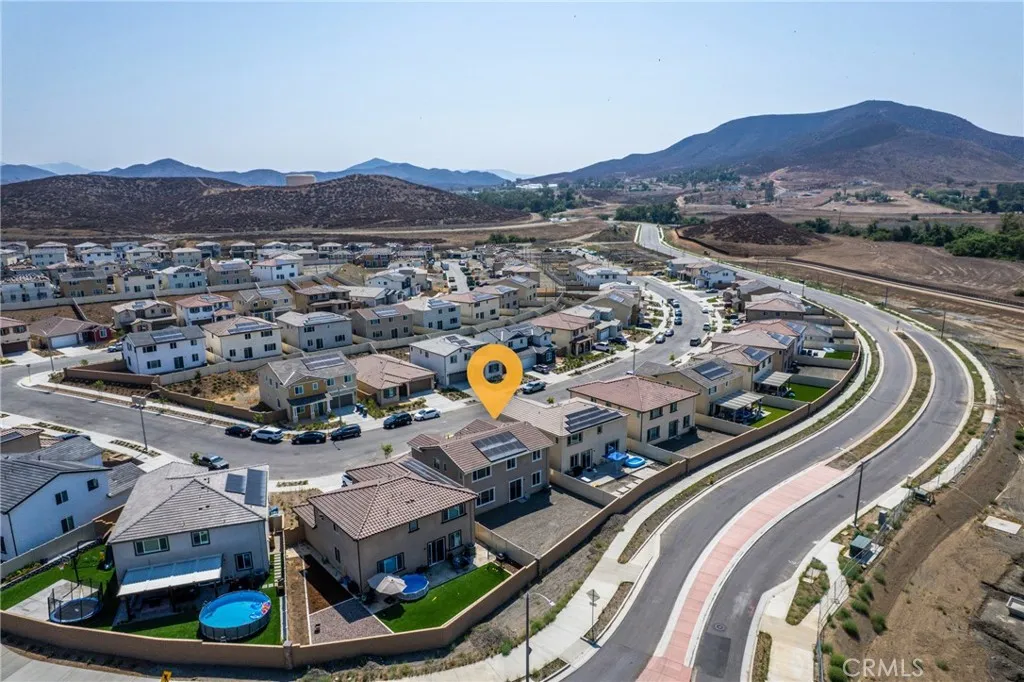 33185 Rusty Court, French Valley, California 92596 home-pic-35