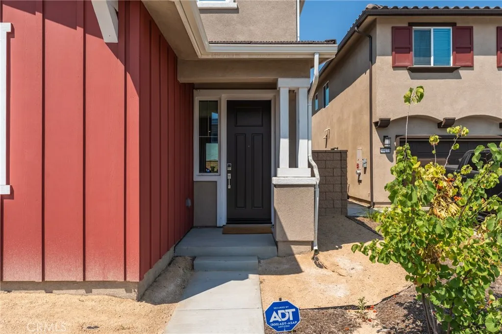 33185 Rusty Court, French Valley, California 92596 home-pic-3