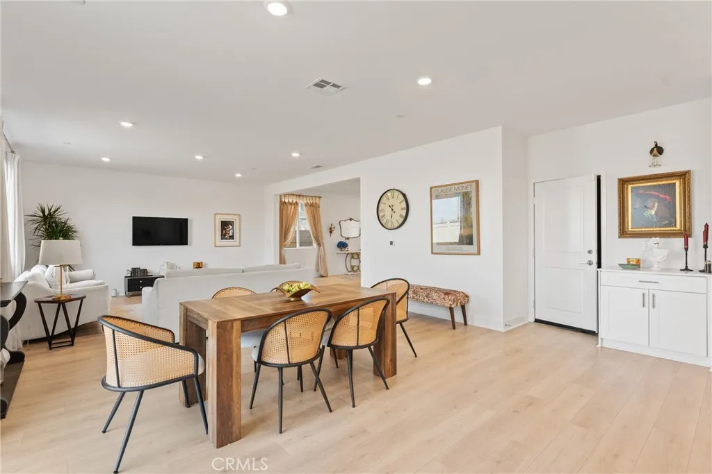 33185 Rusty Court, French Valley, California 92596 home-pic-9