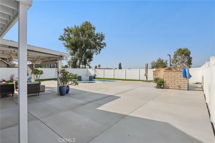7880 Lakeside Drive, Jurupa Valley, California 92509