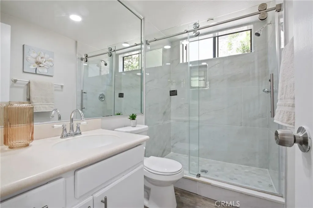 10687 Wilkins Avenue 1, Los Angeles, California 90024 home-pic-14