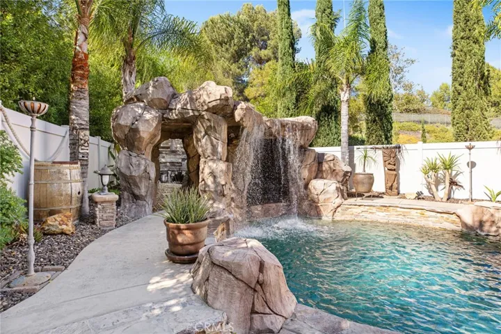 32236 Cedar Crest Court, Temecula, California 92592