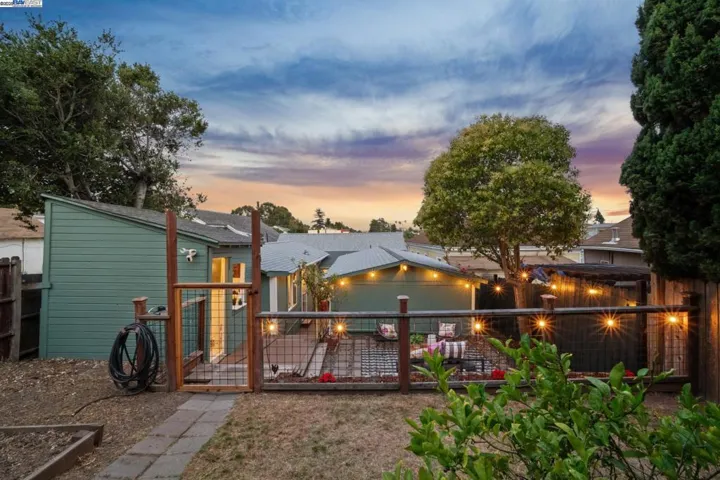 2449 26th Avenue, Oakland, California 94601