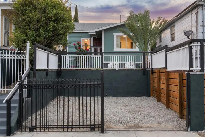 2449 26th Avenue, Oakland, California 94601