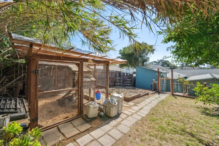 2449 26th Avenue, Oakland, California 94601