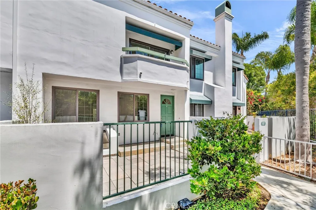 19562 Pompano Lane 108, Huntington Beach, California 92648, 3 Bedrooms Bedrooms, ,3 BathroomsBathrooms,Residential,For Sale,Pompano Lane,DW25176725