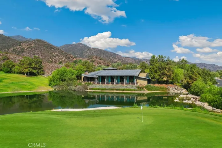 Look at the beauty of the golf course in Trilogy community.