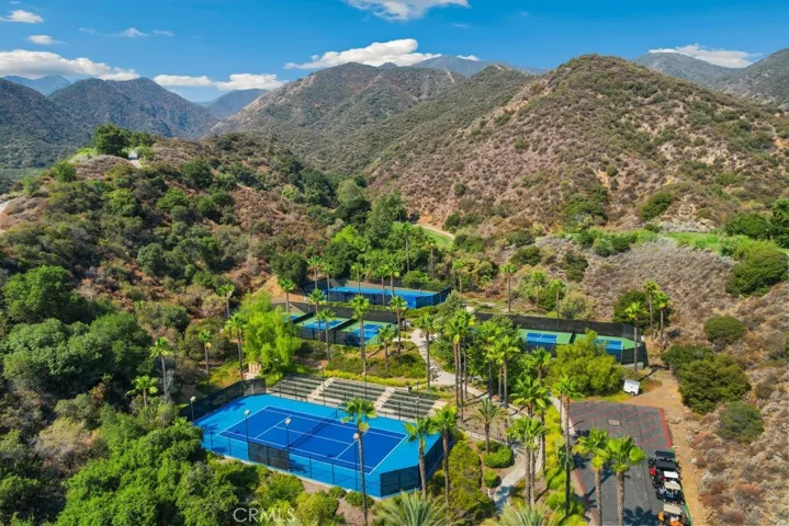Tennis course to enjoy.
