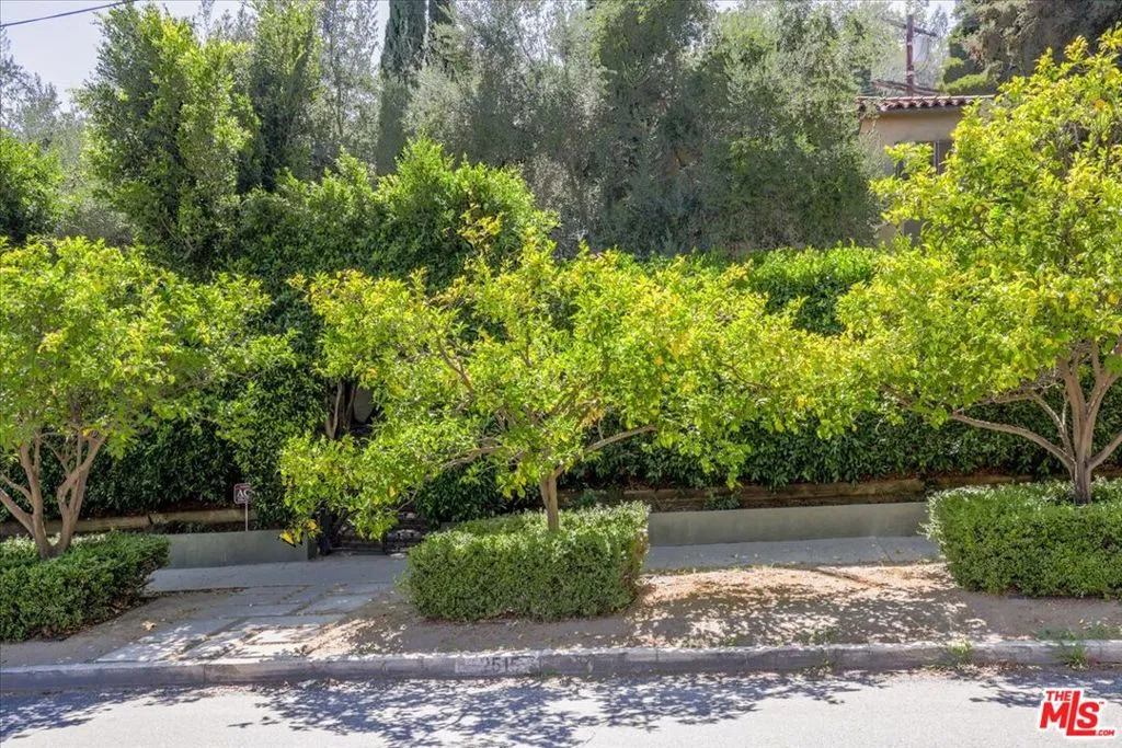 2515 N Commonwealth Avenue, Los Angeles, California 90027 home-pic-28