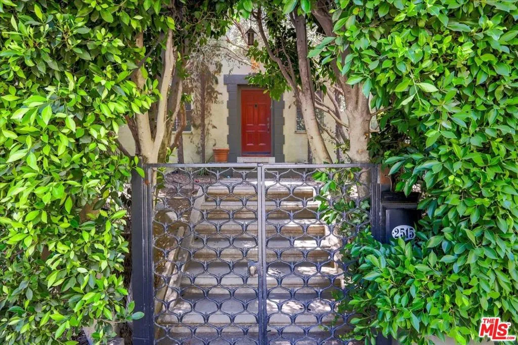 2515 N Commonwealth Avenue, Los Angeles, California 90027 home-pic-1