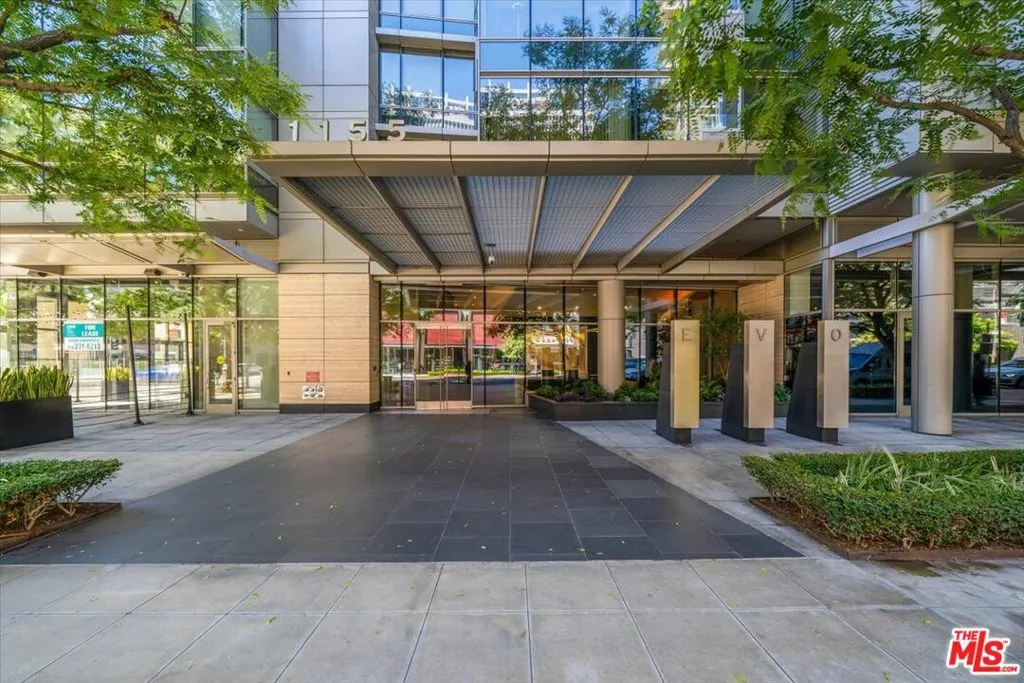 1155 S Grand Avenue 2202, Los Angeles, California 90015 home-pic-41