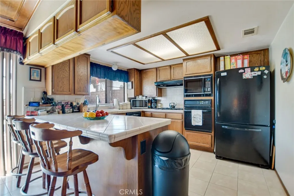 2855 Piedmont Drive, Highland, California 92346 home-pic-11