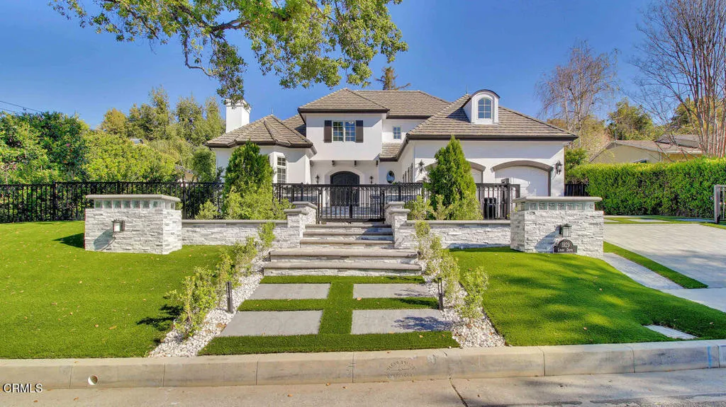 1929 Lyans Drive, La Canada Flintridge, California 91011, 5 Bedrooms Bedrooms, ,6 BathroomsBathrooms,Residential,For Sale,Lyans,P1-23596