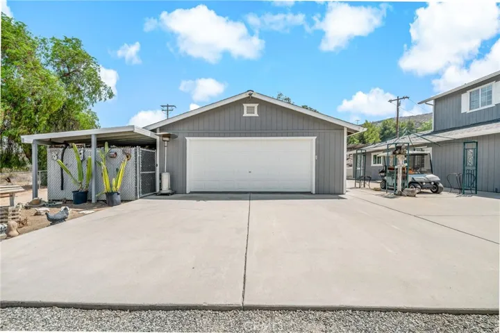 Front of detached garage
