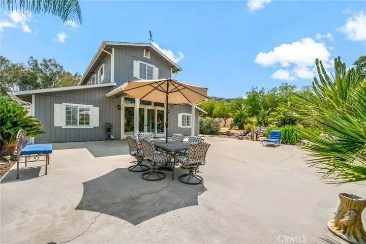 HUGE front patio area for enjoying guests