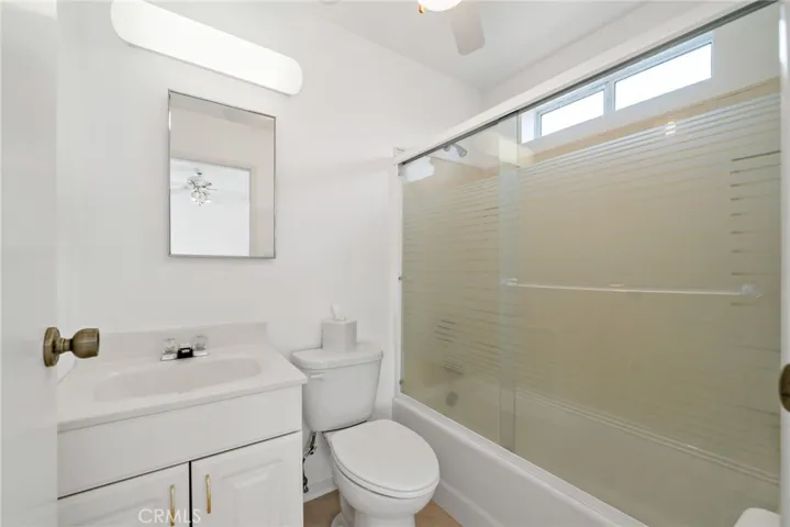 Full bathroom upstairs w tub/shower combo